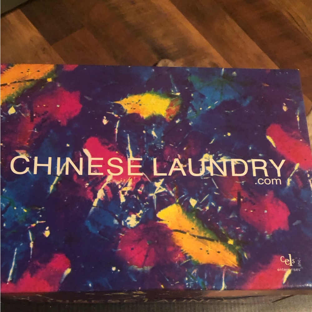 NIB Chinese Laundry Suzana leather sandal - Picture 7 of 8